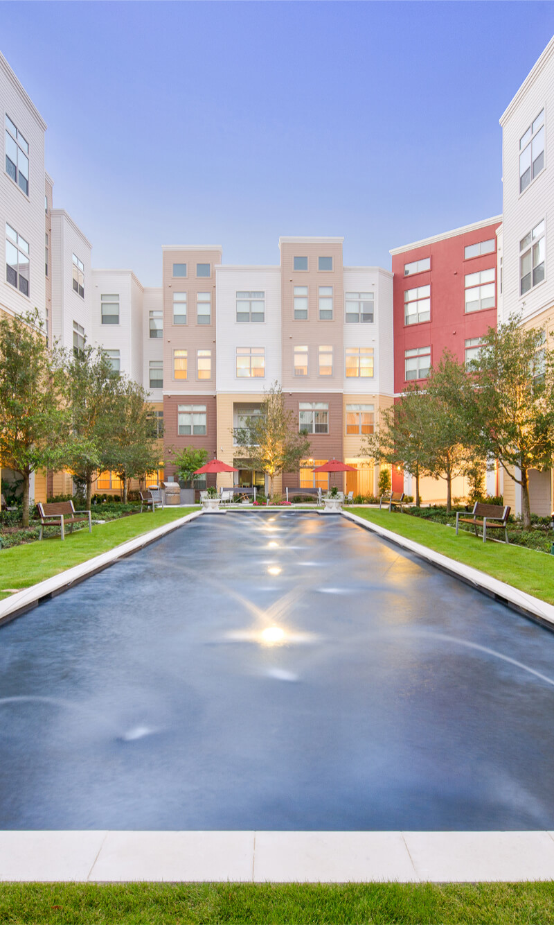 Voyager-narrow Apartment Building